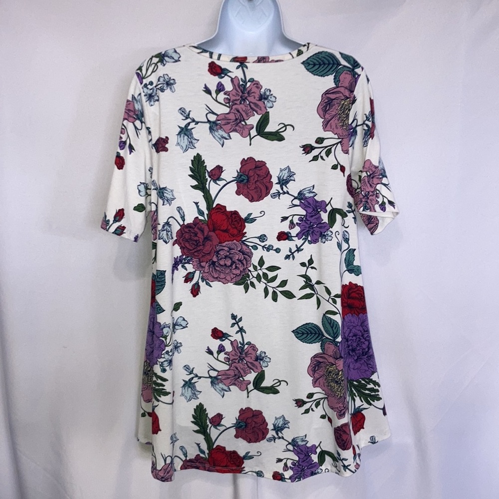 LulaRoe Tunic Short Sleeve Blouse - Picture 4 of 6